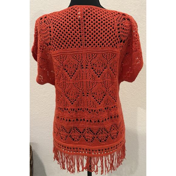 Chico’s Coral Crochet Short Sleeve Sweater with Fringe Size 1 ( Medium) - Picture 3 of 4